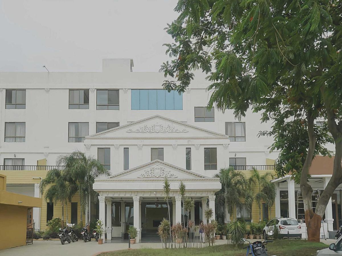 Collection O Sanskruti Resort Shirdi Exterior photo